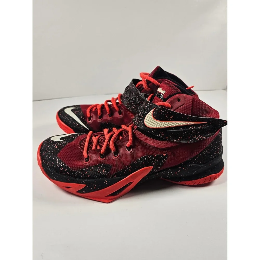 Nike Zoom LeBron Soldier 8 University Red Black Speckled 688579-616 Mens Size 10